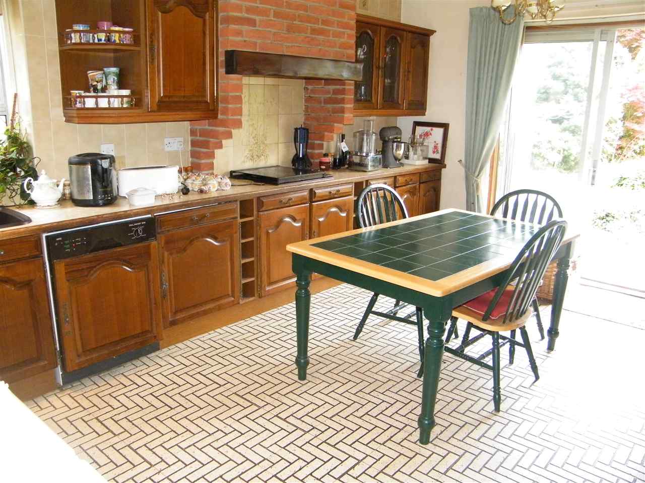 resized-2349823-23 Keats Ave - Kitchen.JPG